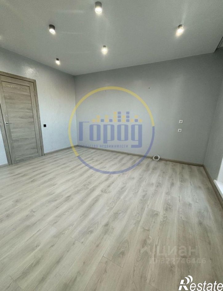 3-комн квартира пр-кт Славы, 14,  д. 14