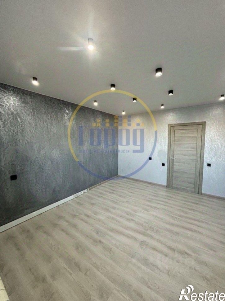 3-комн квартира пр-кт Славы, 14,  д. 14