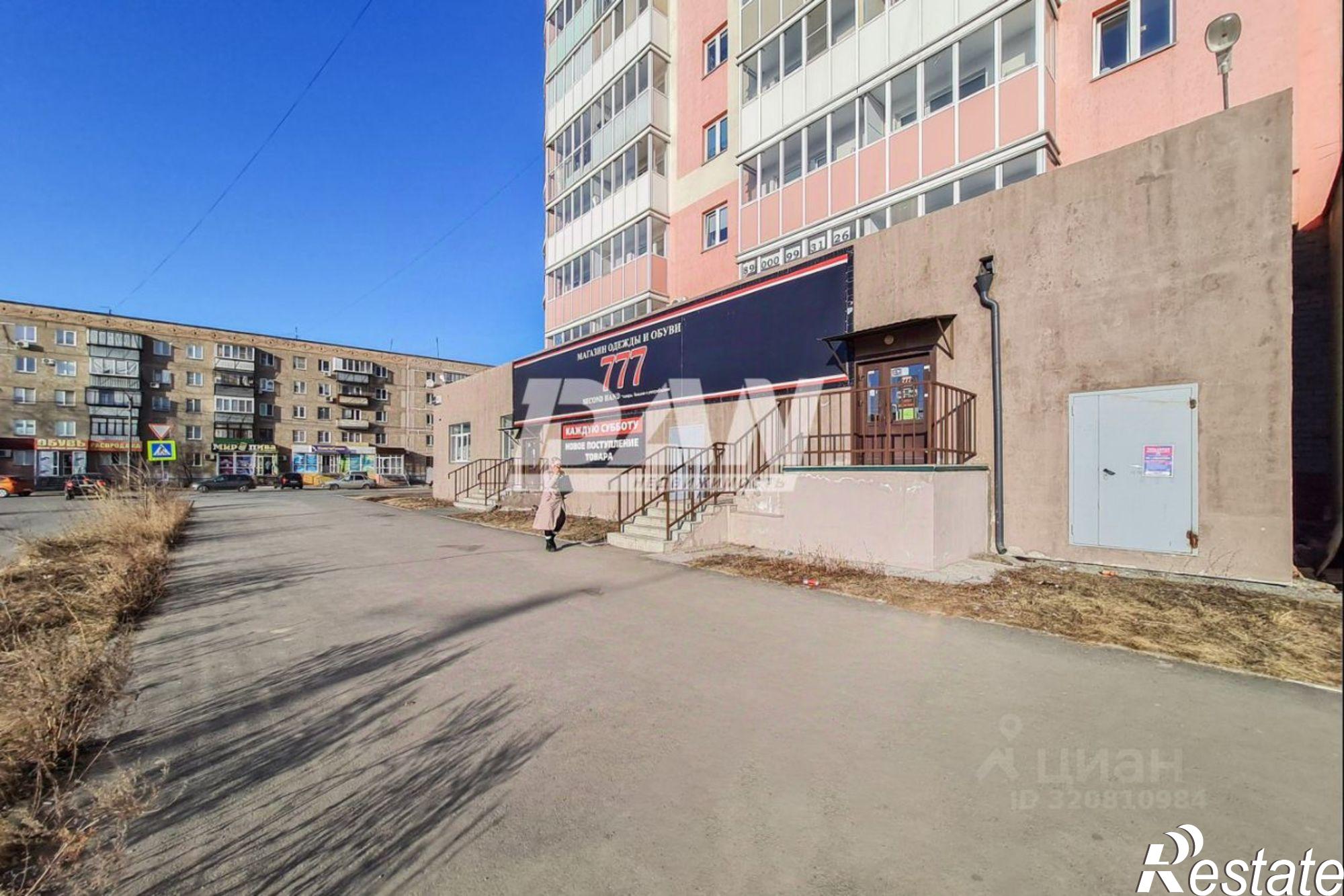 Сдать торговое помещение за 274 899 рублей на улица Томилова, 15Б