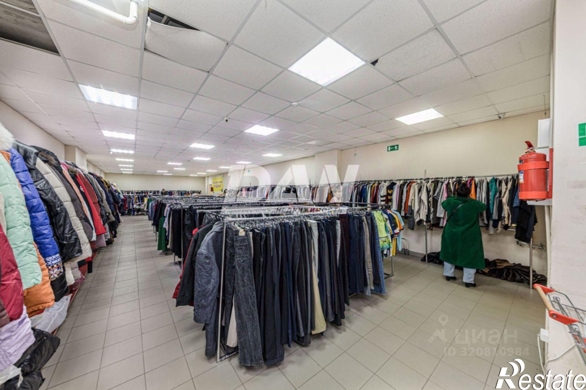 Сдать торговое помещение за 274 899 рублей на улица Томилова, 15Б