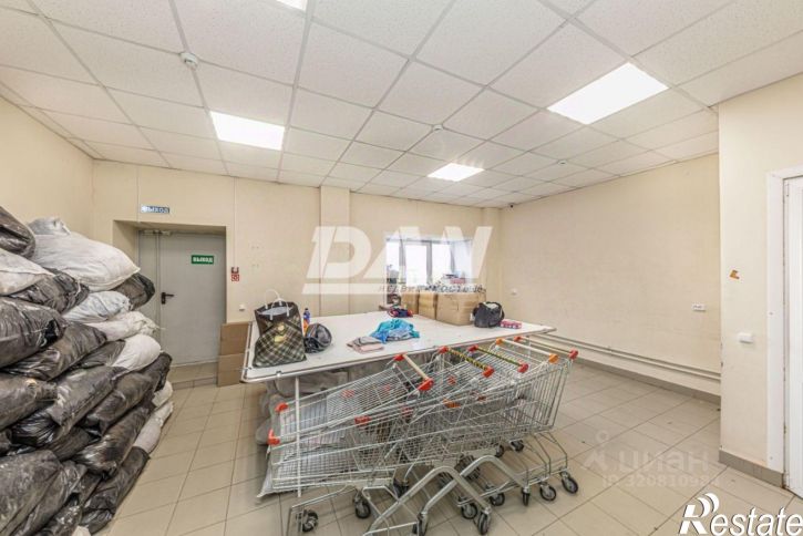 Торговое помещение улица Томилова, 15Б,  д. 15Б