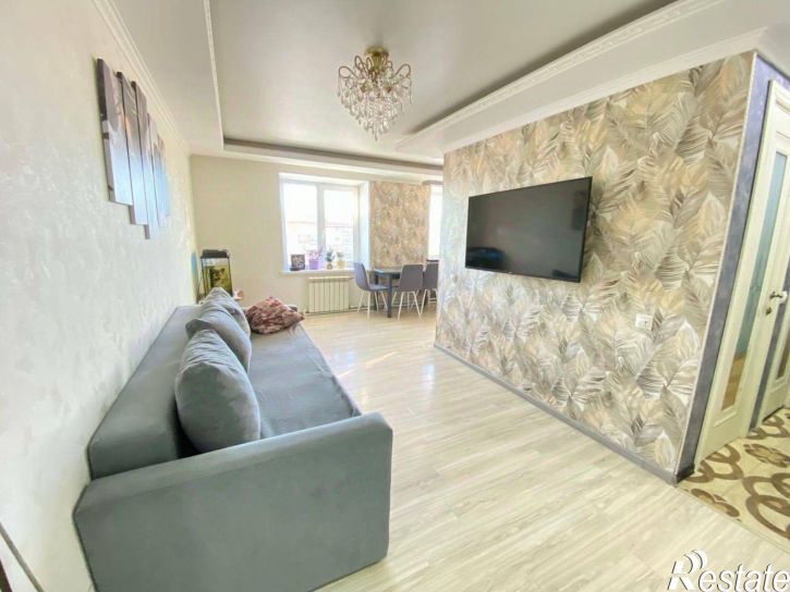 3-комн квартира проспект Славы, 6,  д. 6