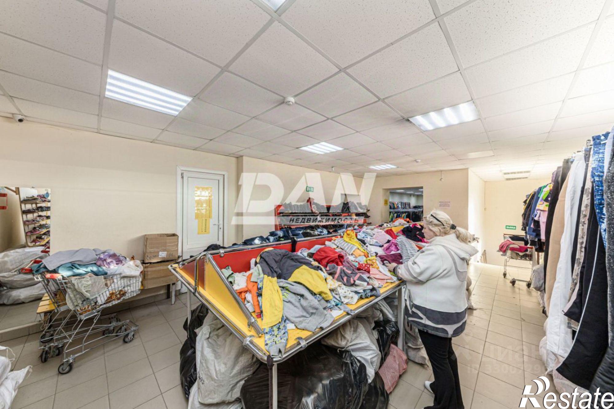 Купить торговое помещение за 27 189 900 рублей на улица Томилова, 15Б