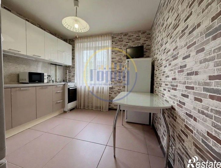 3-комн квартира улица Томилова, 21,  д. 21