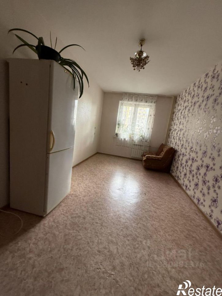 3-комн квартира ул Короленко, 12,  д. 12