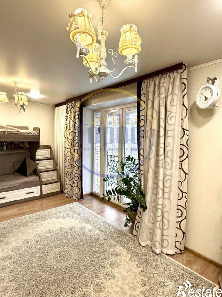 3-комн квартира улица Томилова, 10,  д. 10