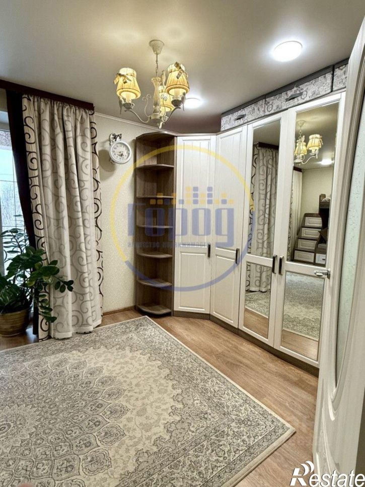 3-комн квартира улица Томилова, 10,  д. 10