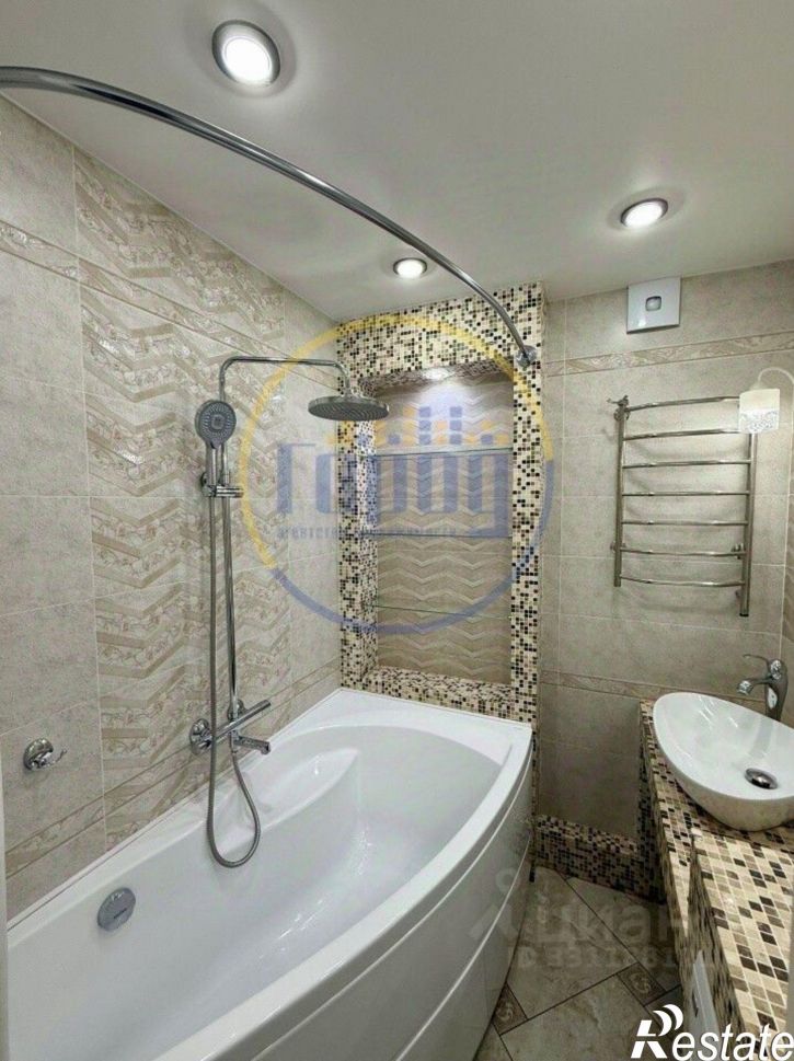 3-комн квартира улица Томилова, 10,  д. 10