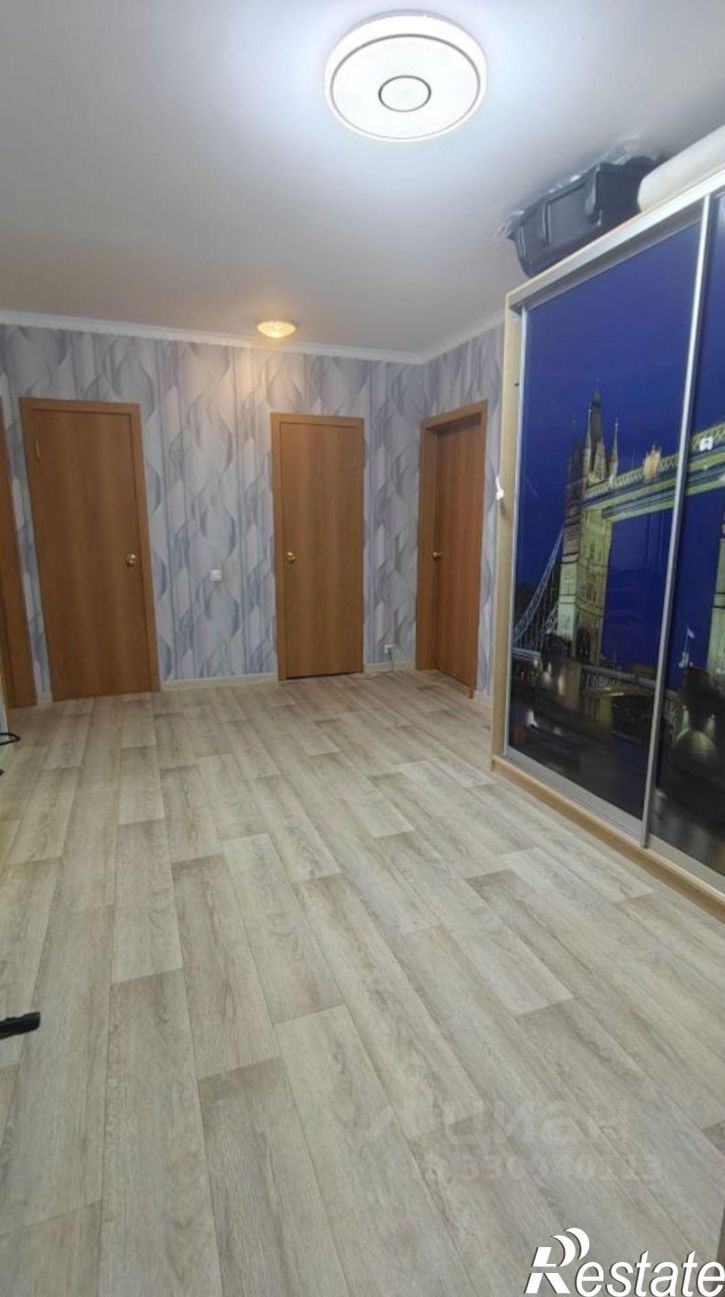 3-комн квартира улица Короленко, 2,  д. 2
