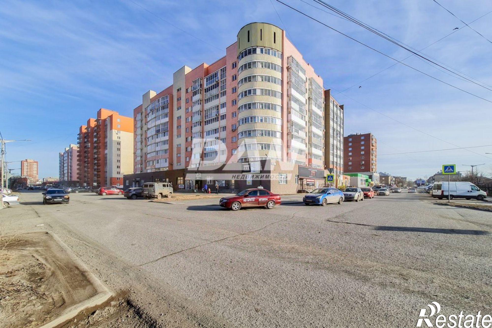 Купить торговое помещение за 26 190 300 рублей на ул Петра Томилова, 15Б